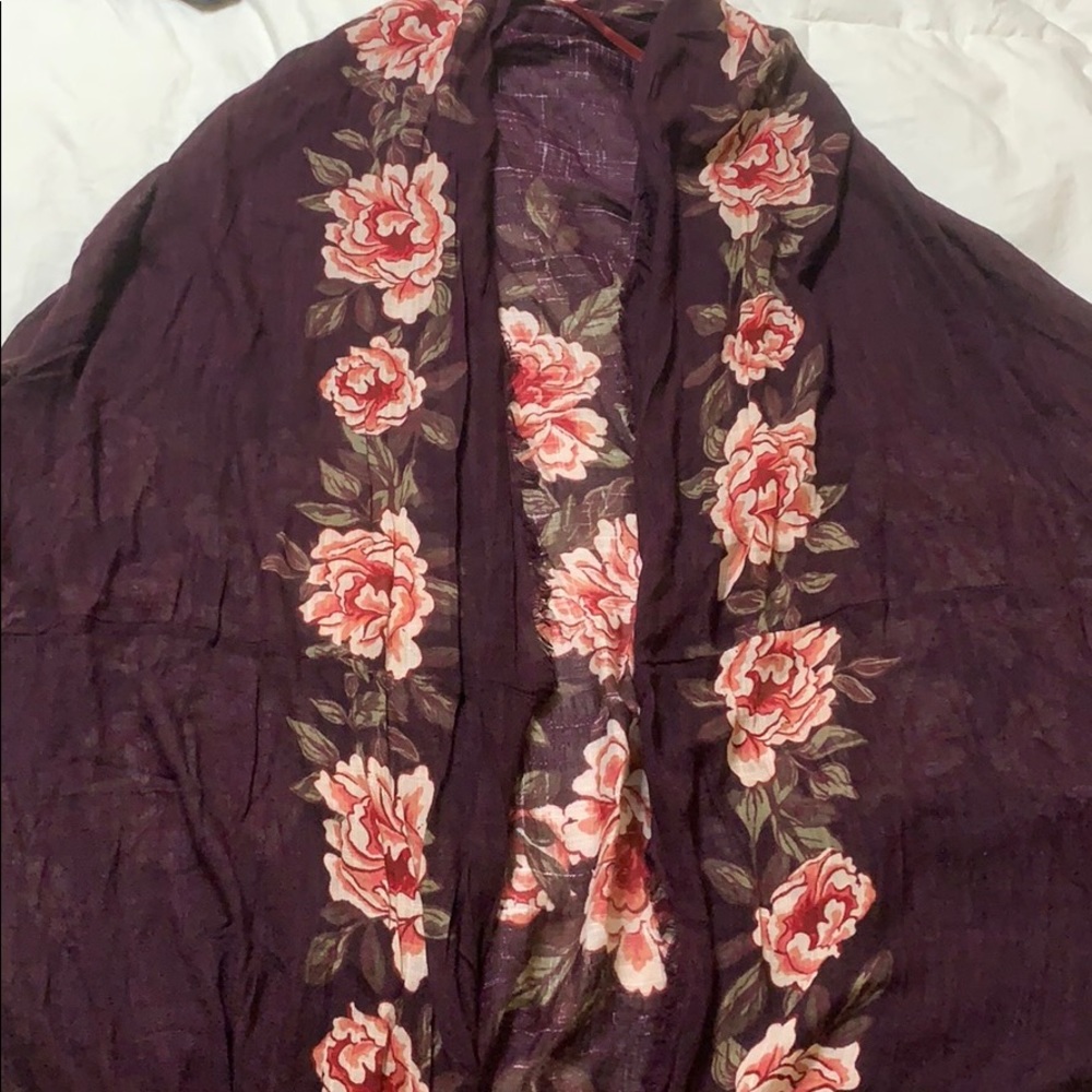 American Eagle purple & pink floral kimono